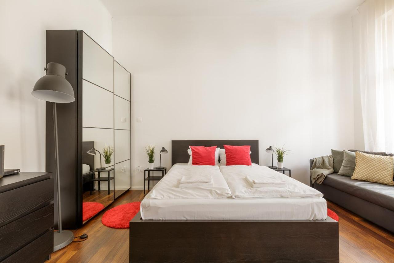 Red Dot Two - New Unit In The Heart Of Party Town Apartman Budapest Kültér fotó