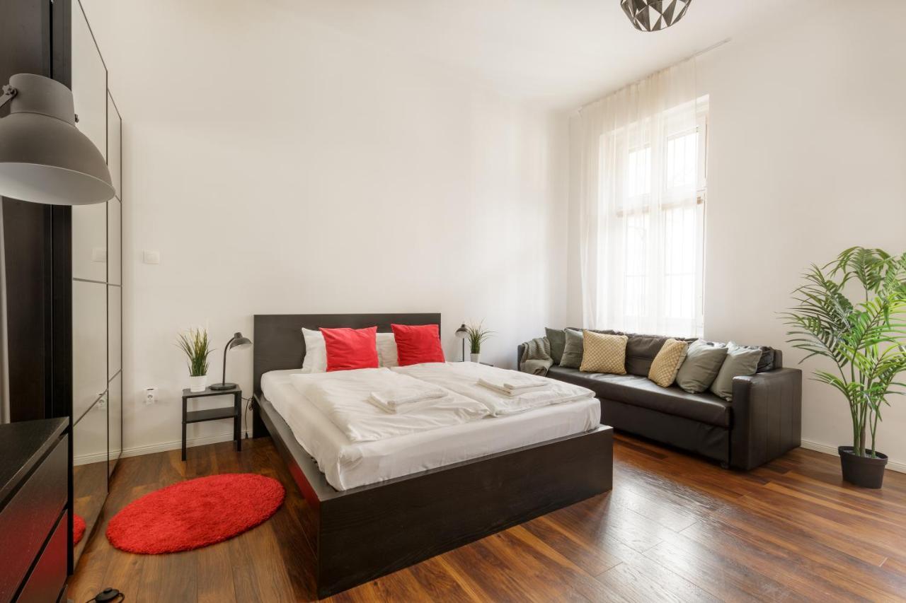 Red Dot Two - New Unit In The Heart Of Party Town Apartman Budapest Kültér fotó